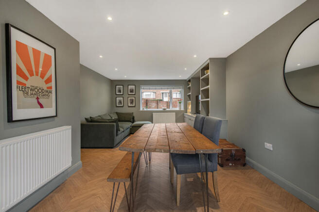 lounge/ diner