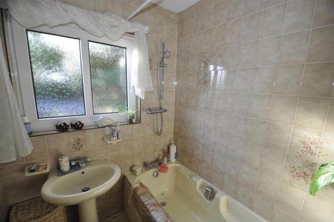 Bathroom.JPG