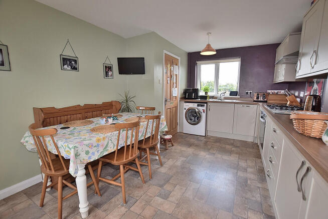 3 bed Terraced for sale Image 8