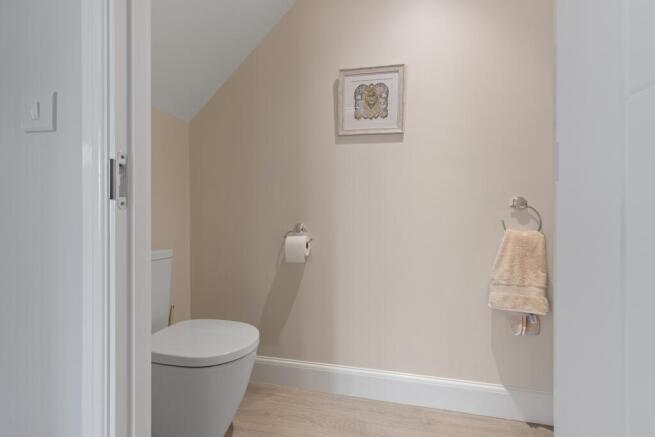 4 bed Detached for sale Image 11