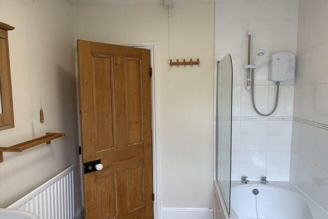 Bathroom 1.jpeg