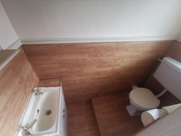 Cloakroom/wc