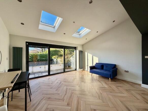 3 bed Semi-Detached to rent Image 6