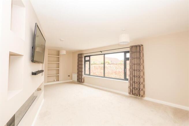 2 bed Detached Bungalow for sale Image 7