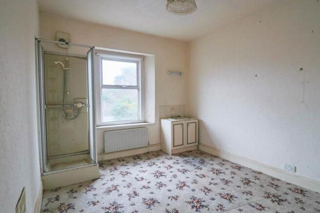 South Ward**3 Bedrooms**Ideal Investment Opportunity**Updating Required** photo 4