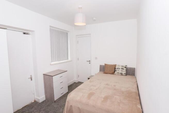4 bed Terraced to rent Image 11