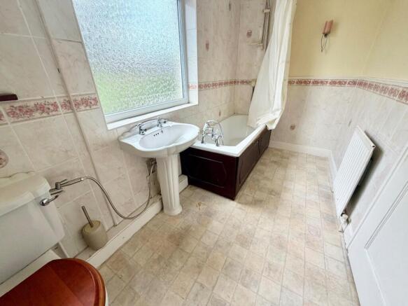 3 bed Semi-Detached for sale Image 12