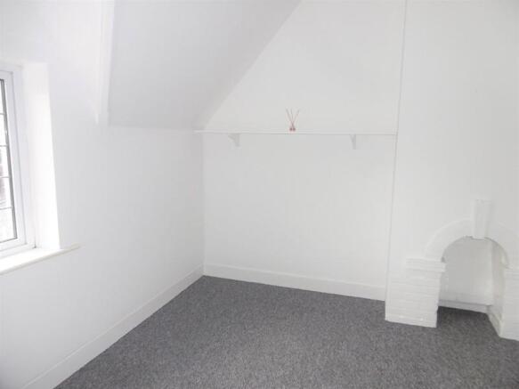 Bedroom 1 (FRONT)