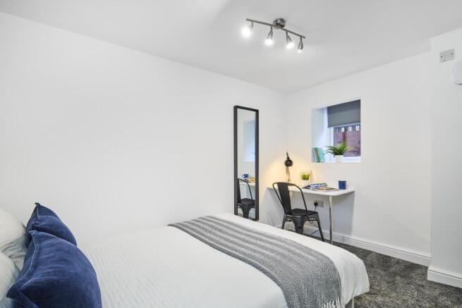 5 bed House to rent Image 5