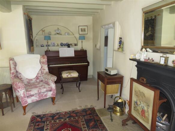 Lounge Dining Room: