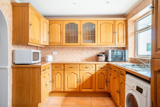4 bed Terraced for sale Image 5