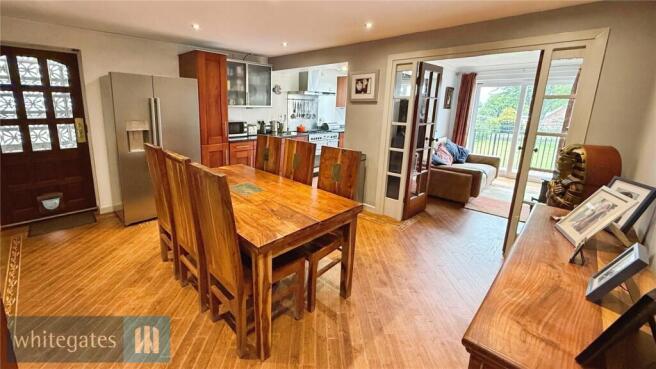 4 bed Detached for sale Image 4