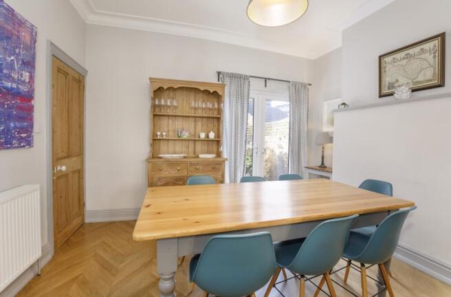 4 bed Terraced to rent Image 11