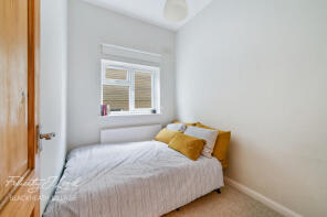 Flat 3, 86, Burnt Ash Hill, London SE12 0HT