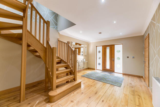 6 bed Detached for sale Image 6