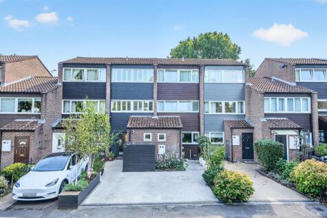 Galgate Close, London