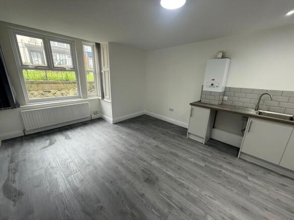 1 bed Flat to rent Image 2