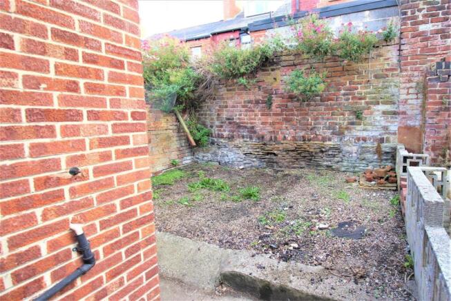 3 bed Terraced to rent Image 11