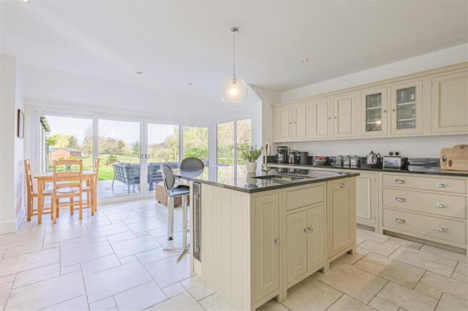 15 Ticknall Road, Hartshorne