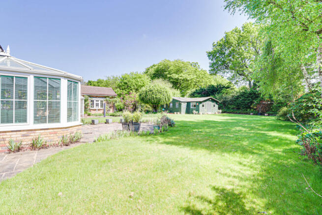 Woodland Rise, Studham, Dunstable, LU6 photo 4