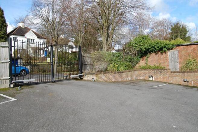 Secure electric gate