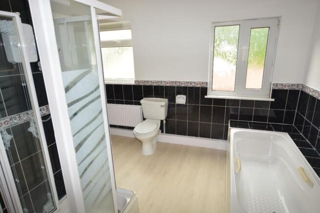 2 bed Terraced to rent Image 8