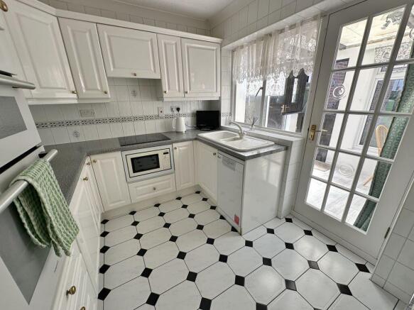 The Spinney, Orsett Village photo 5