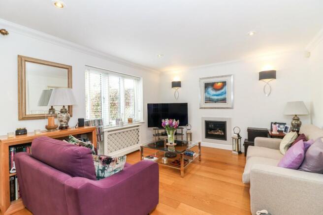 Picture Sitting Room