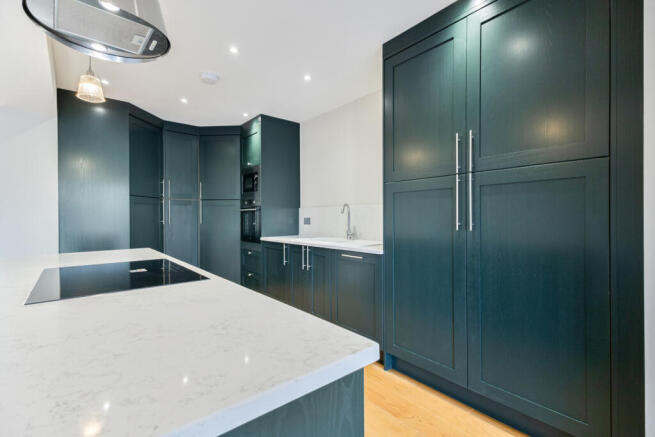4 bed Detached for sale Image 8