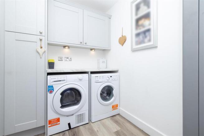 3 bed Semi-Detached for sale Image 7