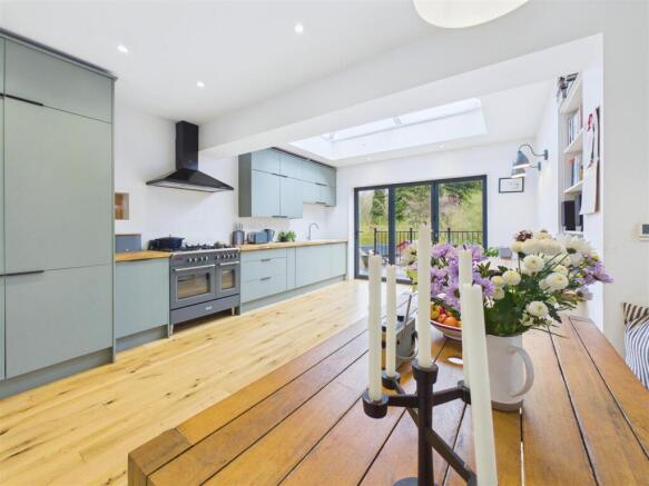 2 bed Semi-Detached for sale Image 10
