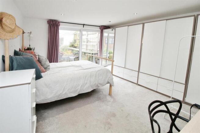 4 bed Detached Bungalow for sale Image 12