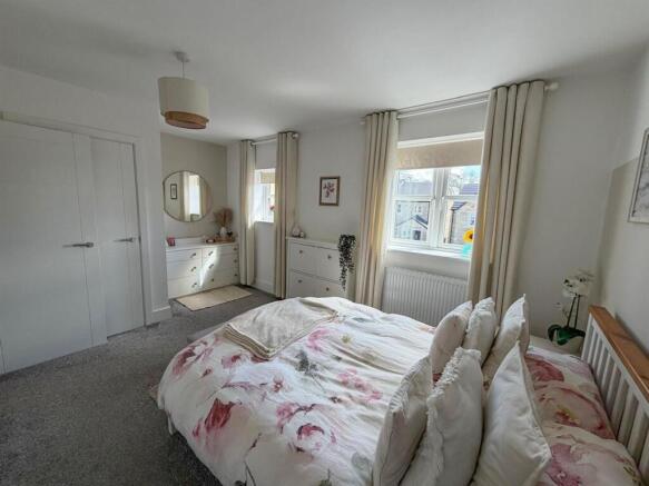 2 bed Semi-Detached for sale Image 11