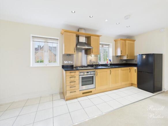 CAM02127G0-PR0353-STILL003