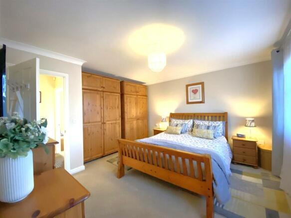 bed1.jpg