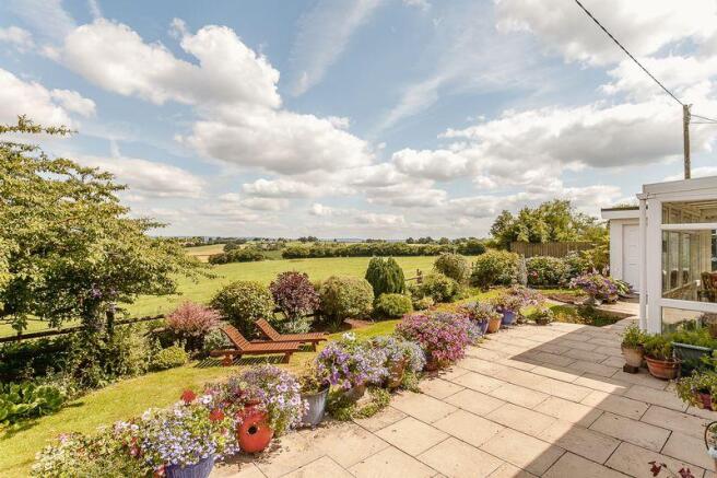 Rear Garden wi...