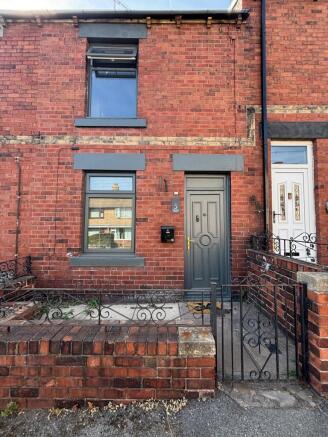 2 bed Terraced to rent in platts common