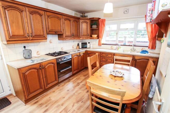 FITTED KITCHEN / DINING ROOM