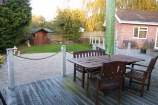 Decking / Garden