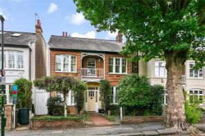 82, North Road, Kew TW9 4HQ
