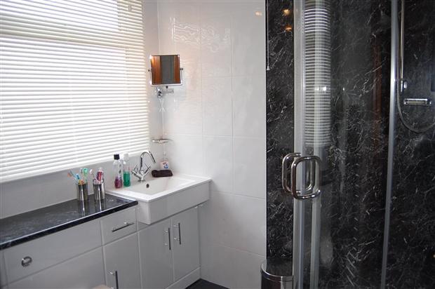 FF shower room