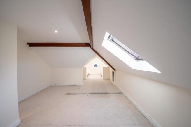 UPSTAIRS ROOM 3 01.jpg