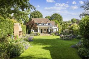 Larksbere Cottage, Mark Way, Godalming GU7 2BG
