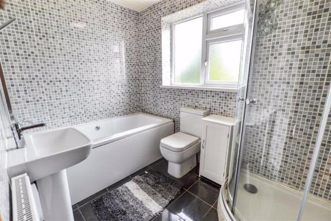 BATH/SHOWER ROOM