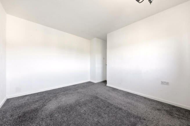 3 bed Semi-Detached for sale Image 6