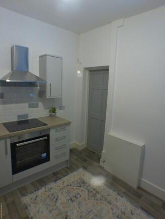 2 bed Terraced to rent Image 5
