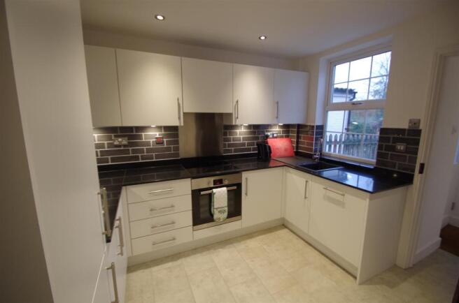 Kitchen - Photo 2