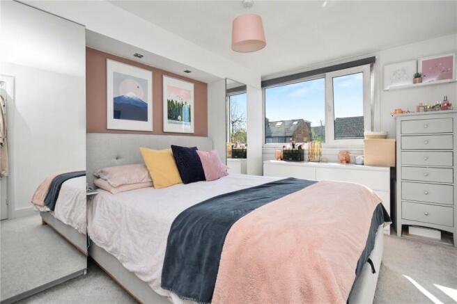 3 bed Semi-Detached for sale Image 6