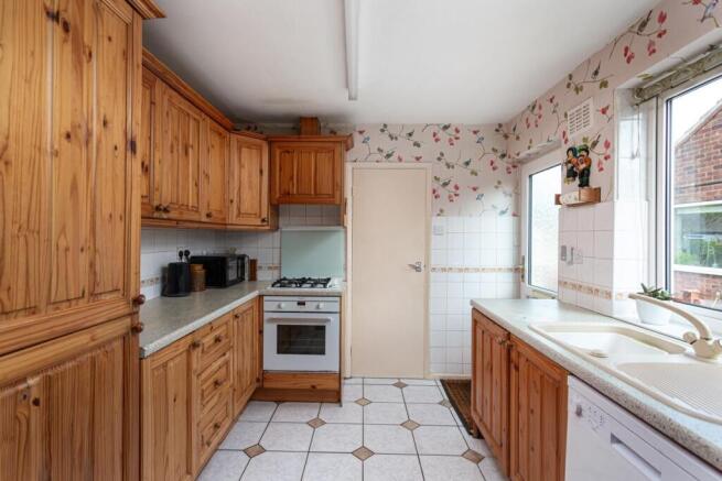 4 bed Semi-Detached for sale Image 4