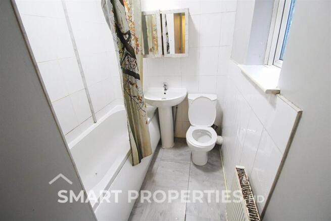 2 bed Terraced to rent Image 7